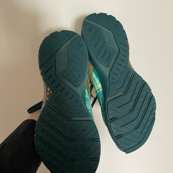 COPY - Brooks St Patrick’s Day Running Shoe - Picture 5 of 7